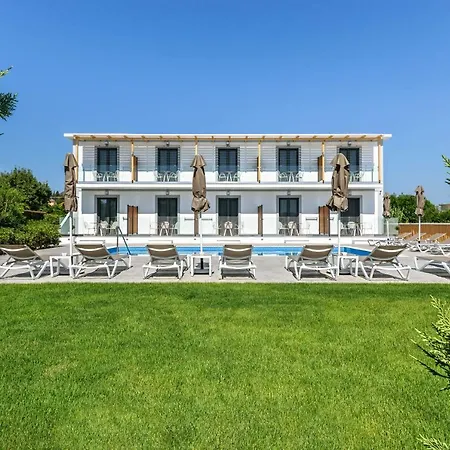 Bed & Breakfast White Canvas Boutique Laganas