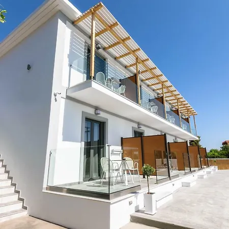 Bed & Breakfast White Canvas Boutique 3*