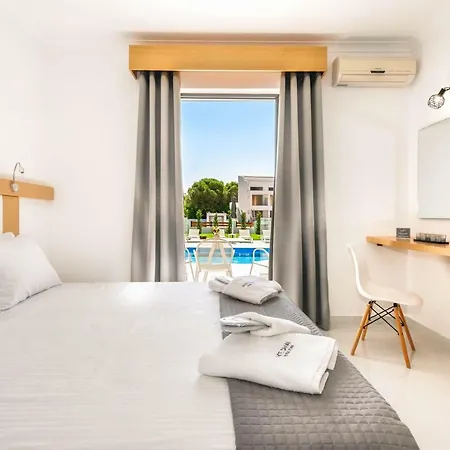 Bed & Breakfast White Canvas Boutique Laganas