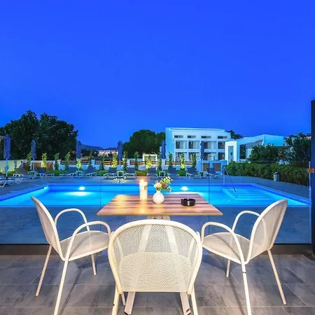 Bed & Breakfast White Canvas Boutique 3*