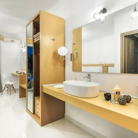 White Canvas Boutique Bed & Breakfast