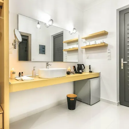 White Canvas Boutique 3* Laganas