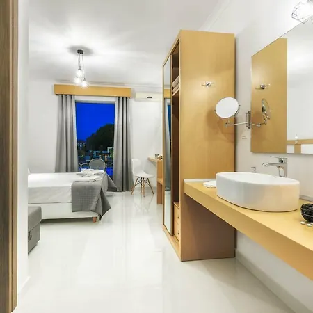 White Canvas Boutique 3* Laganas