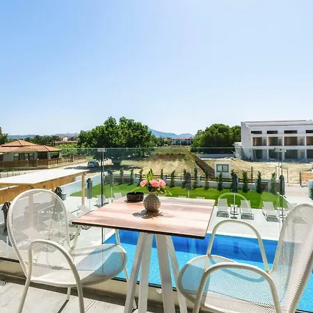 Bed & Breakfast White Canvas Boutique