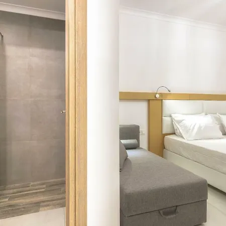 Bed & Breakfast White Canvas Boutique Laganas