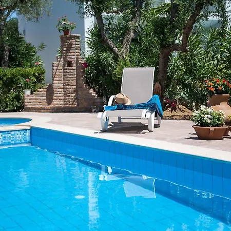 Paradise Vezal Laganas
