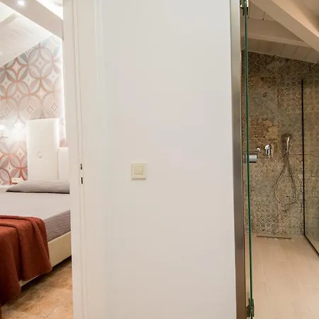 Paradise Vezal Aparthotel