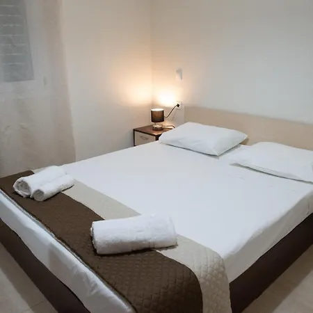 Lovos House