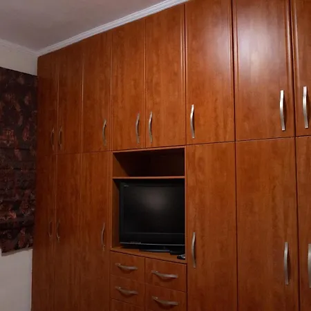 Lovos House *
