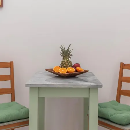 Dora's Laganas
