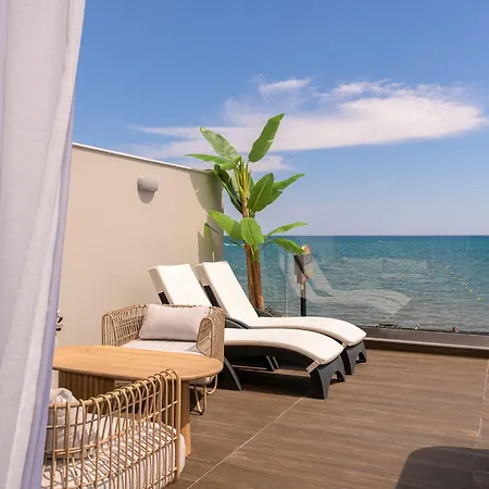 Pearl Luxury Living Apartment Laganas