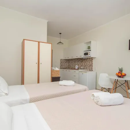 Apartment Dora's Laganas