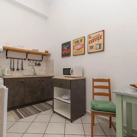 Dora's Apartment Laganas