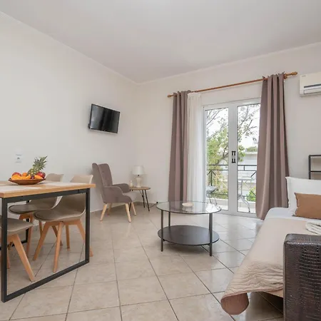 Apartment Dora's Laganas