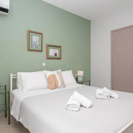 Apartment Dora's