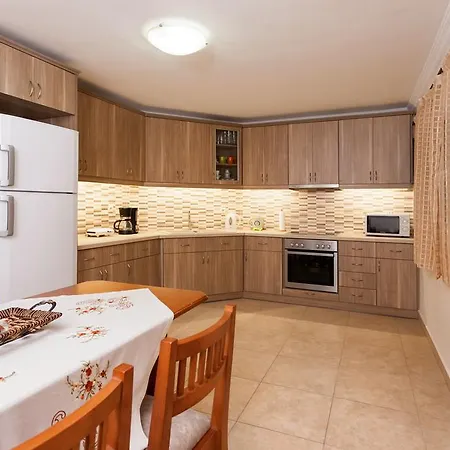 Apartment Elena's