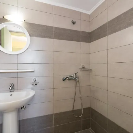 Dados Hotel 2*