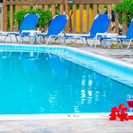 Farm stay Splash Ii & Pool Access Laganas
