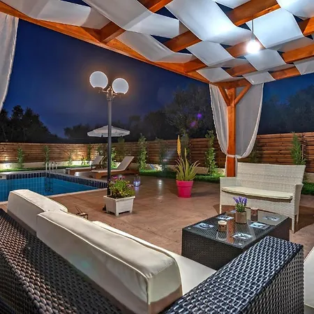 Eleon Villa