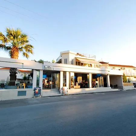 Bozikis