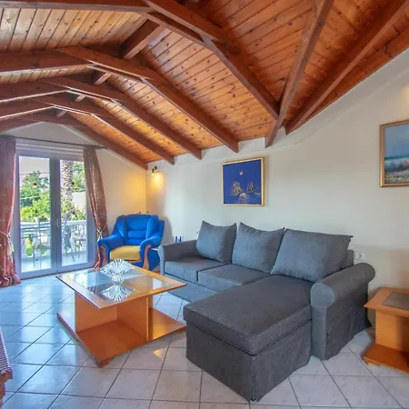 Apartment Paradise & *