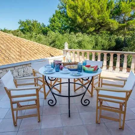Villa Doliva Estate