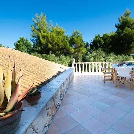 Doliva Estate Villa *