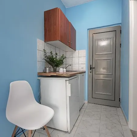 Apartment Boulevard Studio's With Side Seaview *