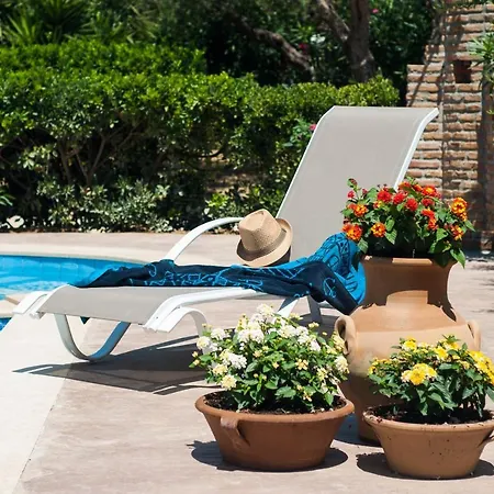 Paradise Vezal Aparthotel