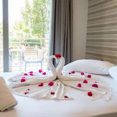 Paradise Vezal Aparthotel *