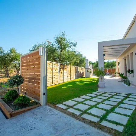 Mandi & Jani Villa