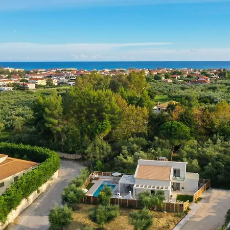 Mandi & Jani Villa *