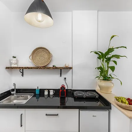 Eora Apartment