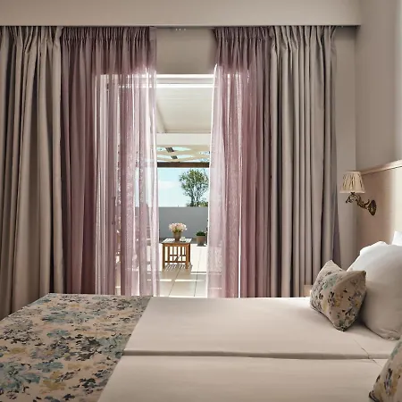 Nemesis Aparthotel 3*