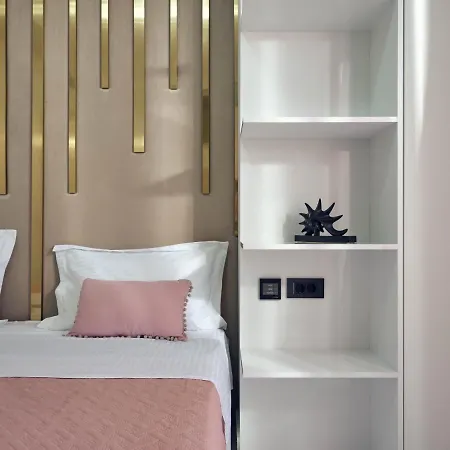 Savvas & Joanna Boutique Apartment *