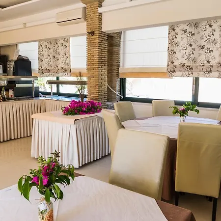 Zante Plaza & Aparthotel Laganas