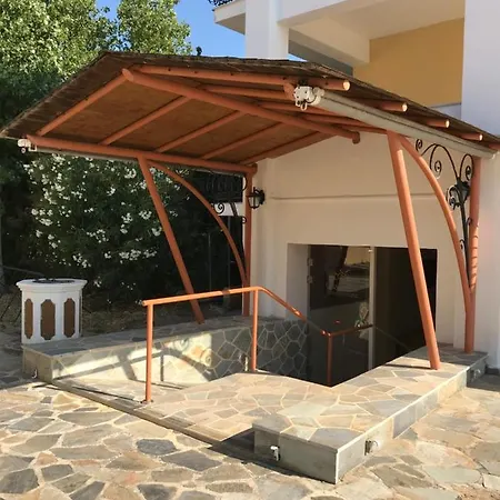 Aparthotel Village & Family 3*