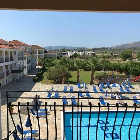 Aparthotel Village & Family 3*