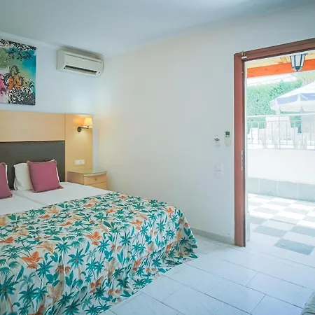 Aparthotel Rose Club *