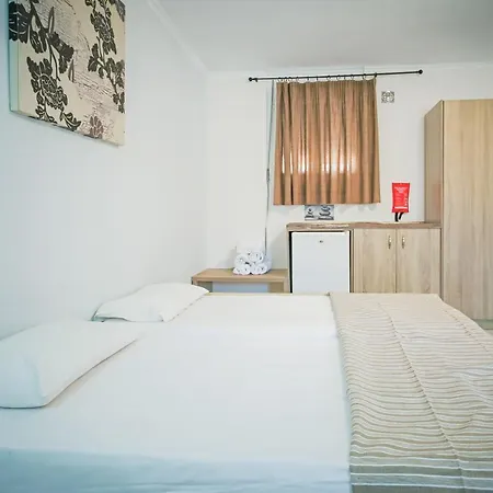 Aparthotel Rose Club *