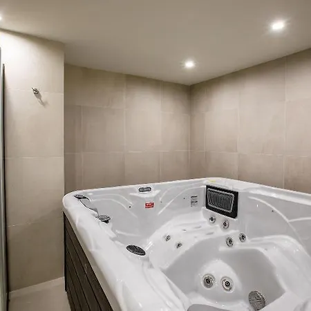 White Olive Elite Hotel 5*