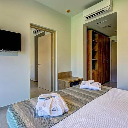 White Olive Elite 5*