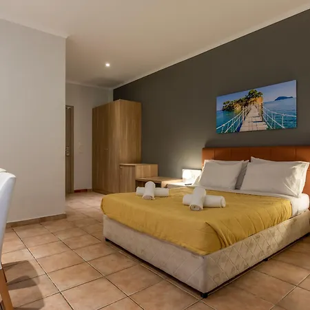 Hotel White Olive Premium Cameo 4*