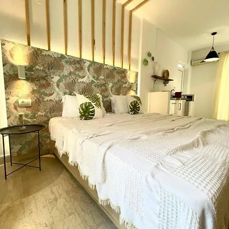 Eora Apartment
