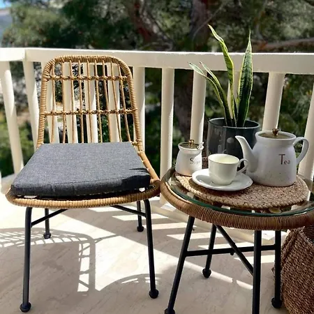 Eora Apartment