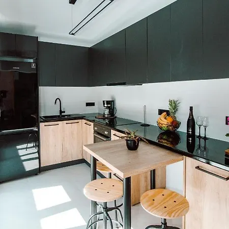 Andromahi & Apartment