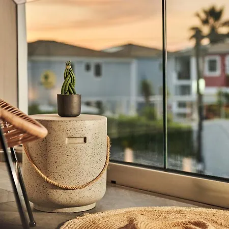 Amaroo Apartment