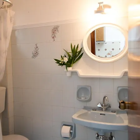 Aparthotel Leonidas *
