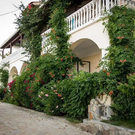 Leonidas Aparthotel