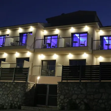 Armonia Hotel *